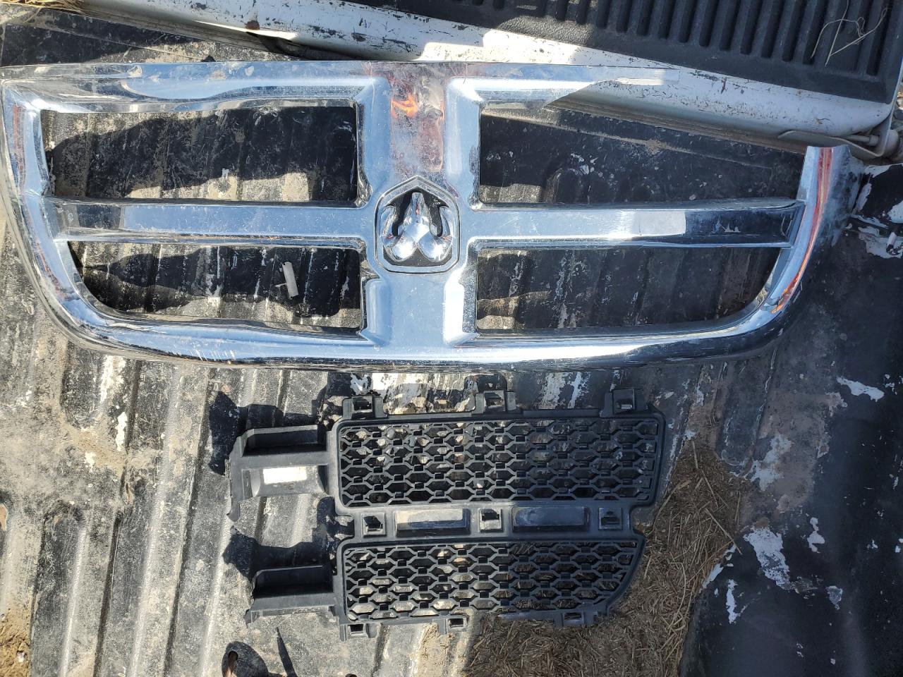 2015 RAM 3500 VIN 3C63RRHL9FG661379 Copart auction photo, front end damage thumbnail 12