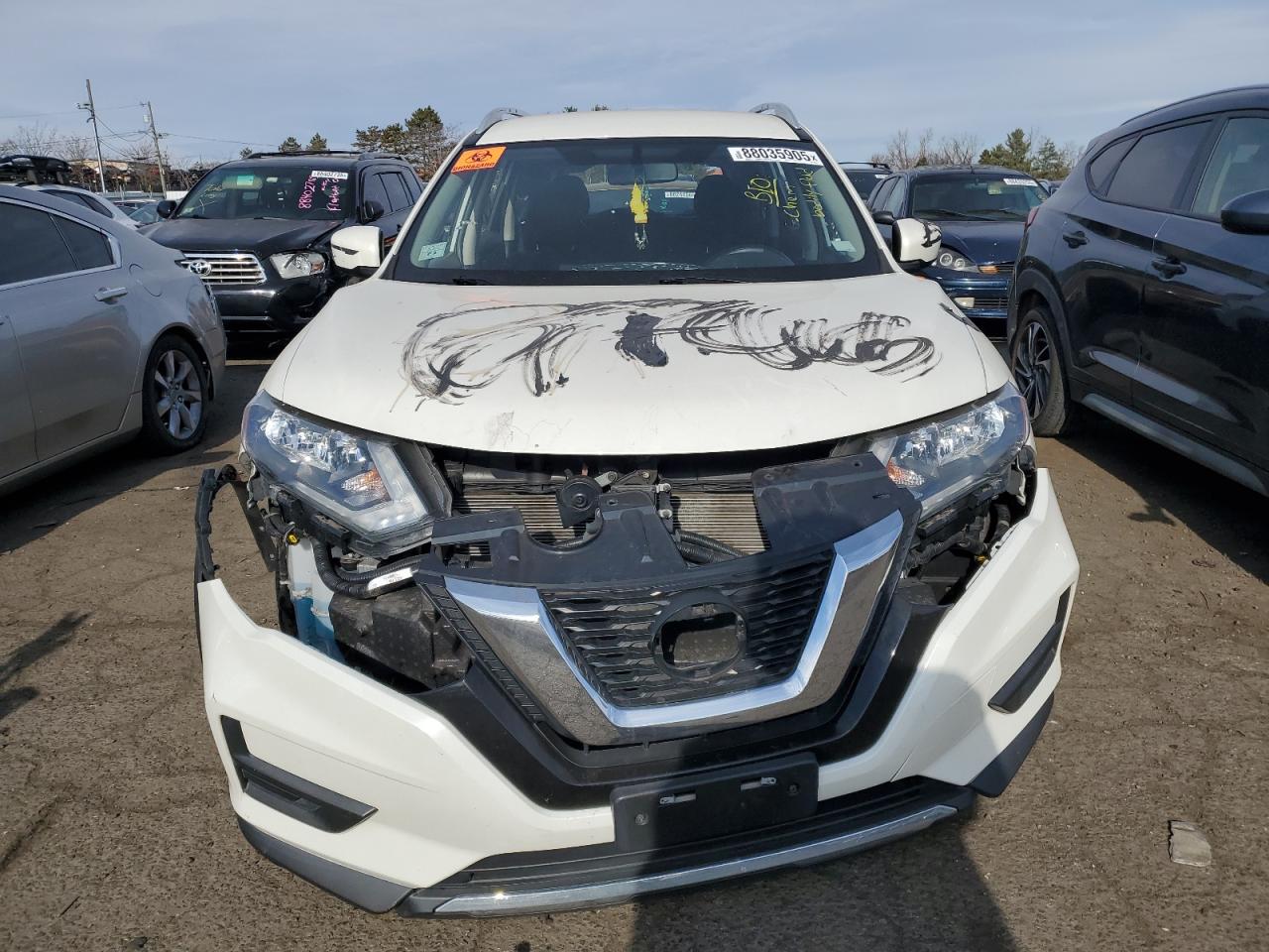2018 Nissan Rogue VIN JN8AT2MV9JW309028 Copart auction photo, vandalism / front end damage thumbnail 5
