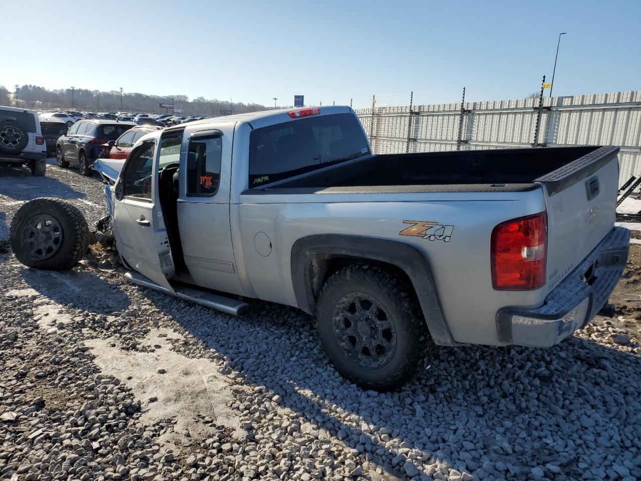 2012 Chevrolet Silverado VIN 1GCRKSE7XCZ116356 Copart auction photo, front end / side damage thumbnail 2