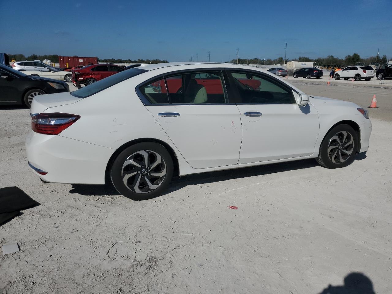 2016 Honda Accord VIN 1HGCR2F88GA058262 Copart auction photo, side / front end damage thumbnail 3