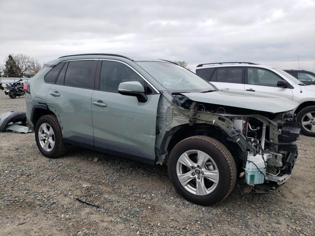 2019 Toyota RAV 4 VIN 2T3RWRFV3KW013546 Copart auction photo, front end / side damage thumbnail 4