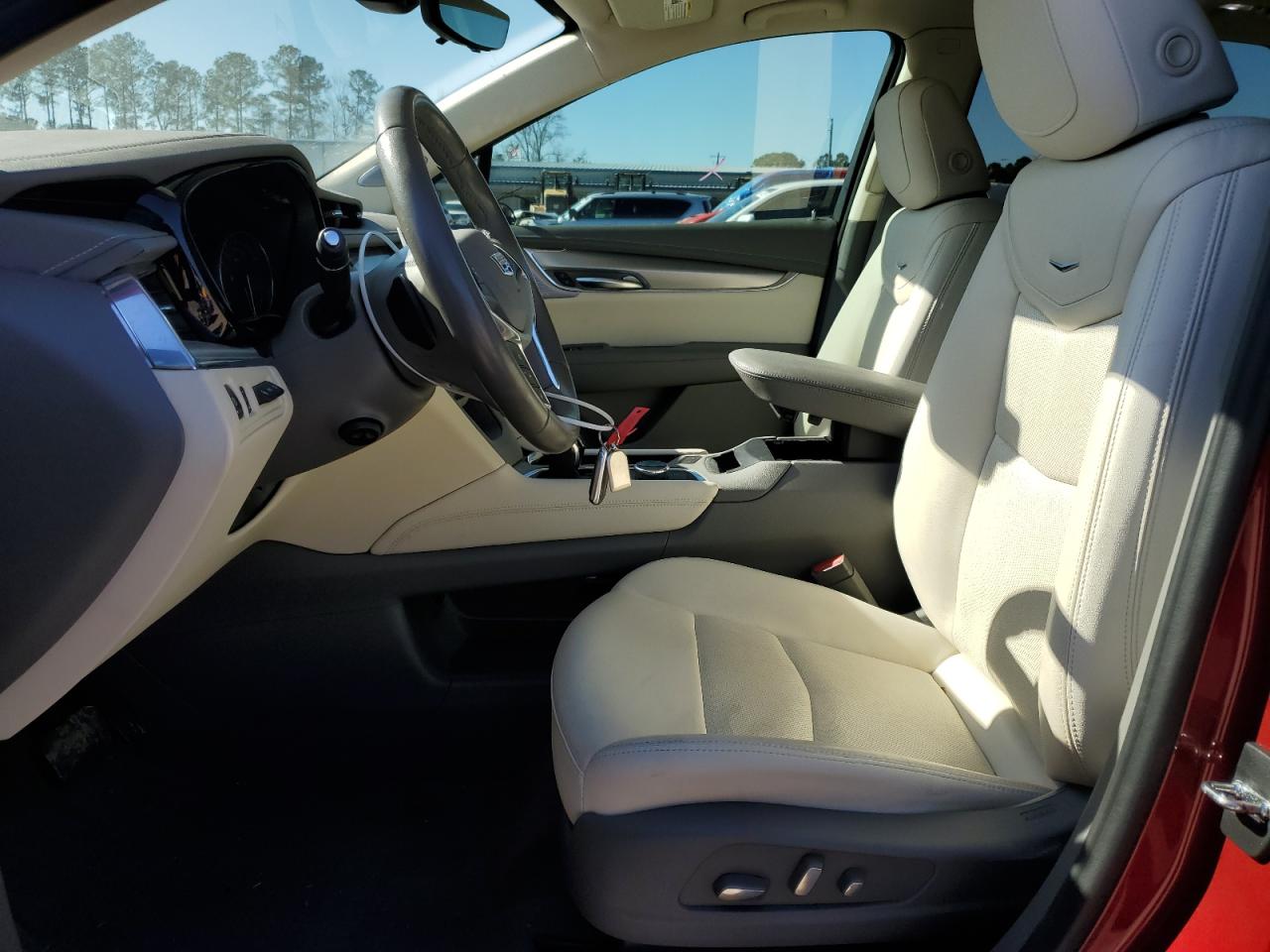 2020 Cadillac XT5 VIN 1GYKNCRSXLZ221809 Copart auction photo, front end damage thumbnail 7