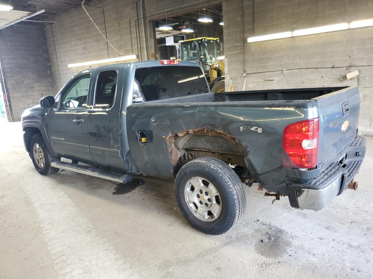 2013 Chevrolet Silverado VIN 1GCRKSE71DZ190315 Copart auction photo, side damage thumbnail 2