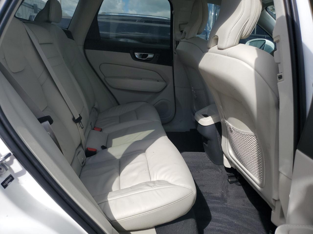 2022 Volvo XC60 VIN YV4L12DKXN1904793 Copart auction photo, water/flood damage thumbnail 11