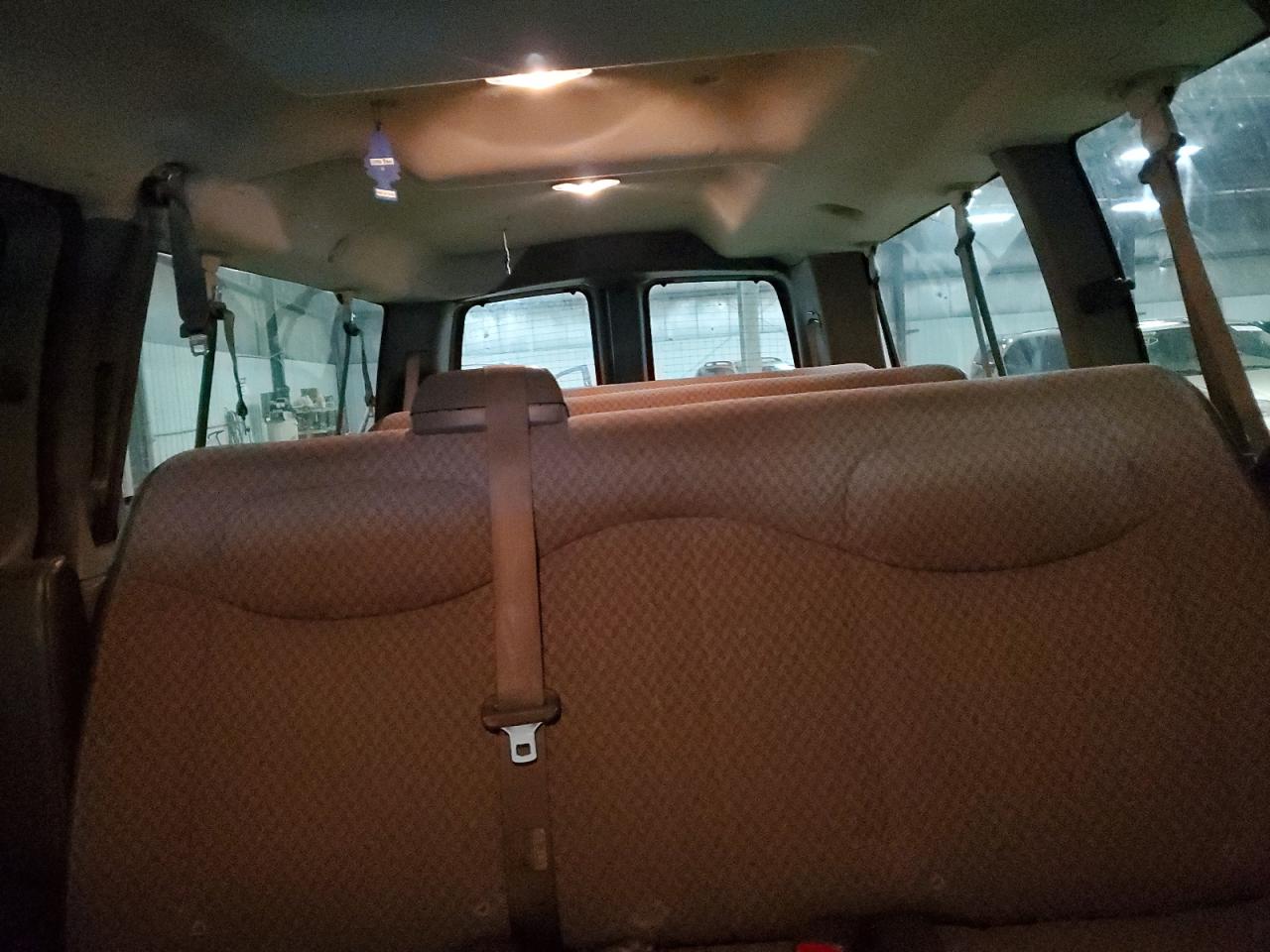 2004 Chevrolet Express VIN 1GAHG39U741202946 Copart auction photo, front end damage thumbnail 10