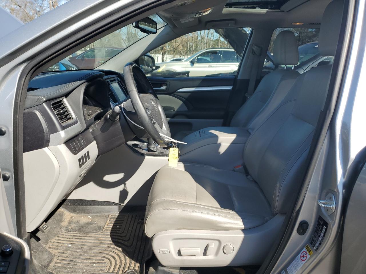 2015 Toyota Highlander VIN 5TDJKRFH1FS174858 Copart auction photo, front end damage thumbnail 7