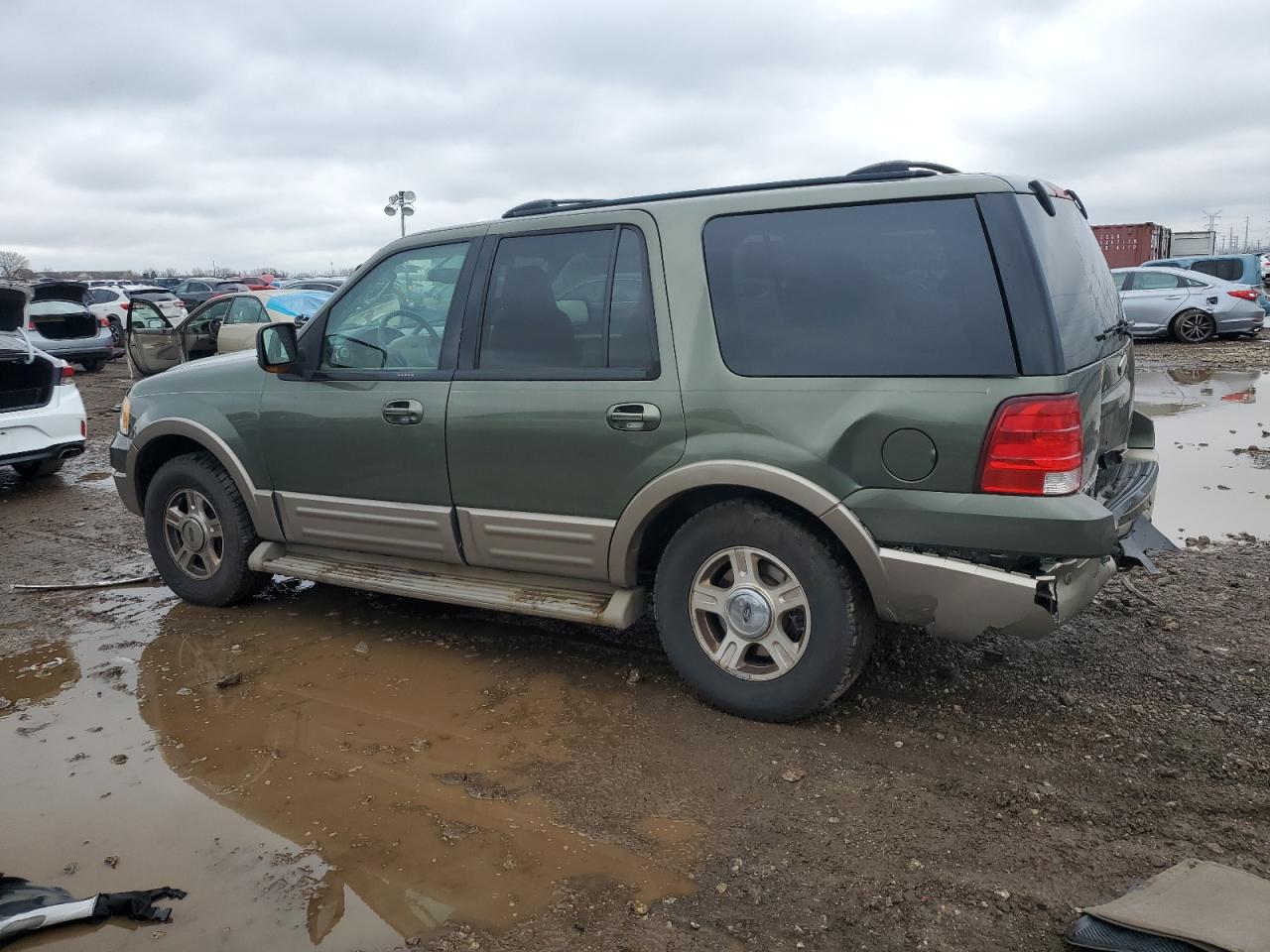 2004 Ford Expedition VIN 1FMFU17L94LA53185 Copart auction photo, rear end damage thumbnail 2