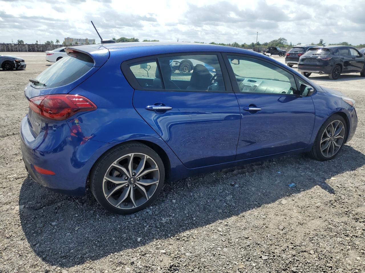 2018 KIA Forte VIN 3KPFN5A35JE194776 Copart auction photo, front end / side damage thumbnail 3