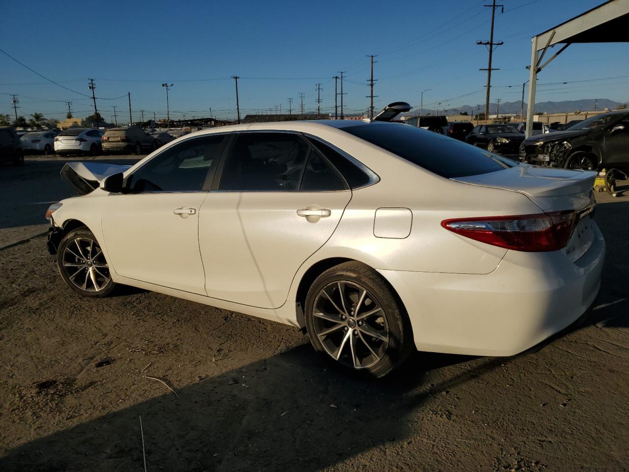 2017 Toyota Camry VIN 4T1BF1FKXHU359913 Copart auction photo, front end damage thumbnail 2