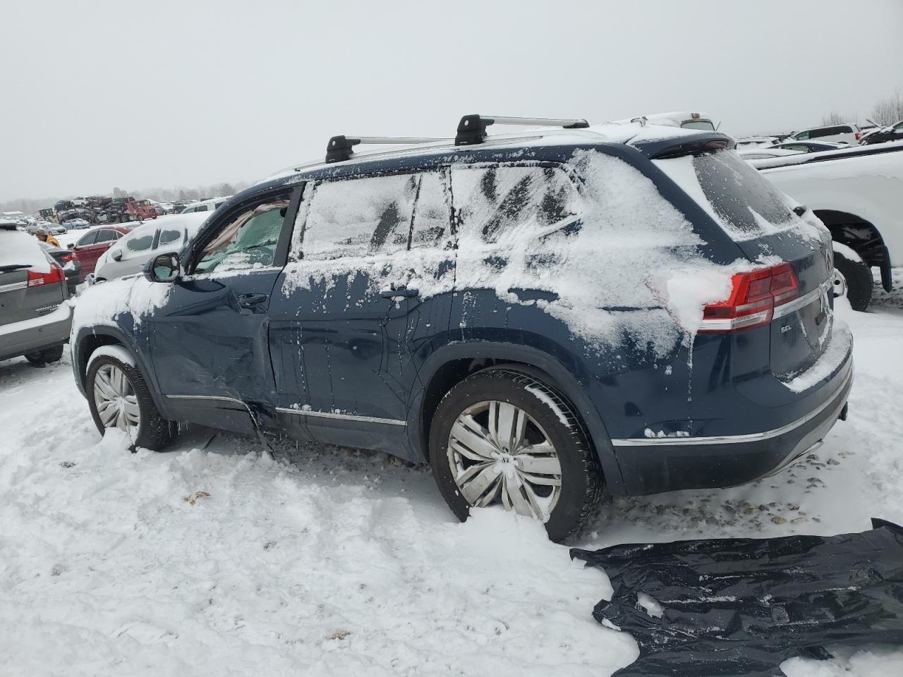 2019 Volkswagen Atlas VIN 1V2MR2CAXKC555142 Copart auction photo, all over damage thumbnail 2