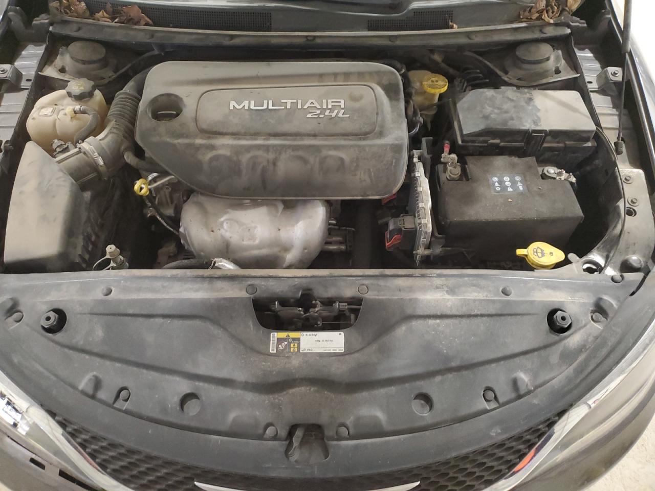 2015 Chrysler 200 VIN 1C3CCCAB5FN724398 Copart auction photo, front end / minor dent/scratches damage thumbnail 11