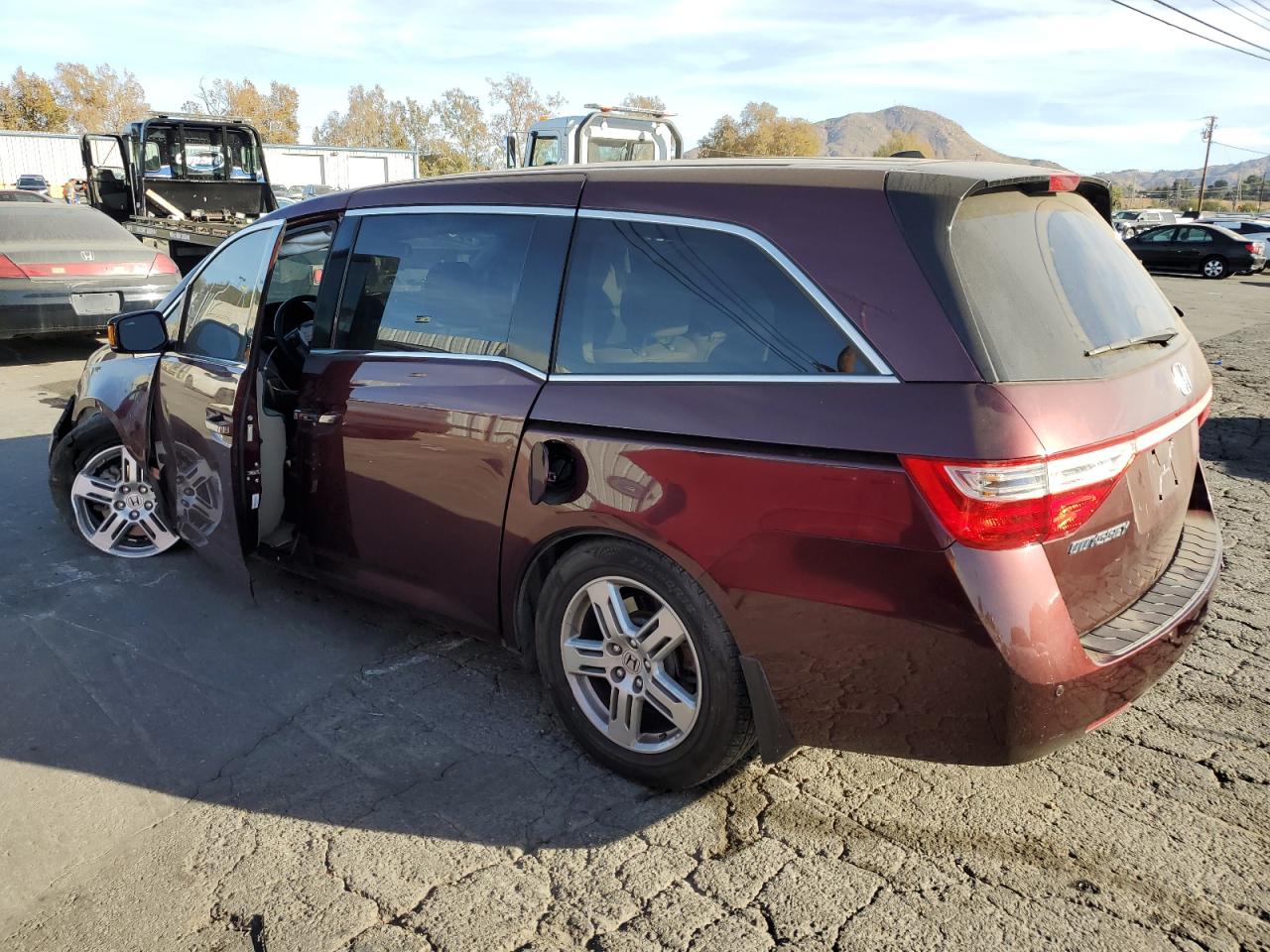 2013 Honda Odyssey VIN 5FNRL5H95DB048728 Copart auction photo, front end / undercarriage damage thumbnail 2
