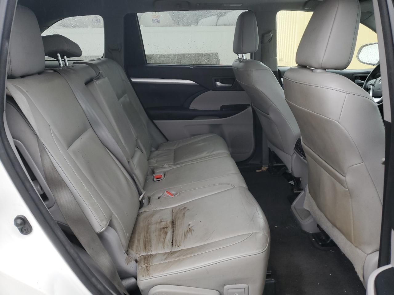 2015 Toyota Highlander VIN 5TDJKRFH7FS117306 Copart auction photo, front end damage thumbnail 11