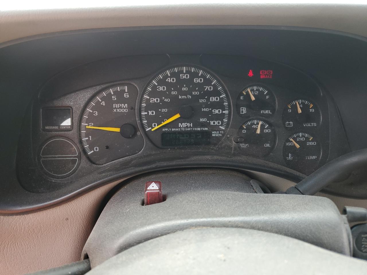 2000 GMC Sierra VIN 2GTEC19T6Y1333545 Copart auction photo, side / front end damage thumbnail 9