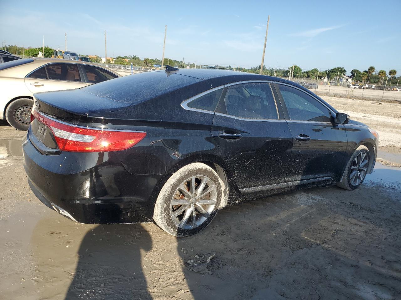 2016 Hyundai Azera VIN KMHFG4JG8GA509598 Copart auction photo, frame damage / minor dent/scratches damage thumbnail 3