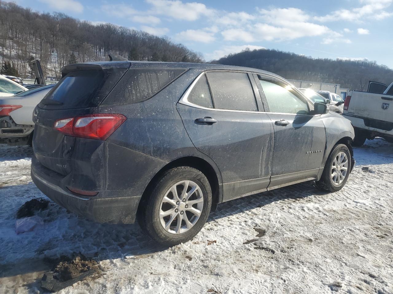 2018 Chevrolet Equinox VIN 3GNAXSEV8JL135402 Copart auction photo, front end damage thumbnail 3