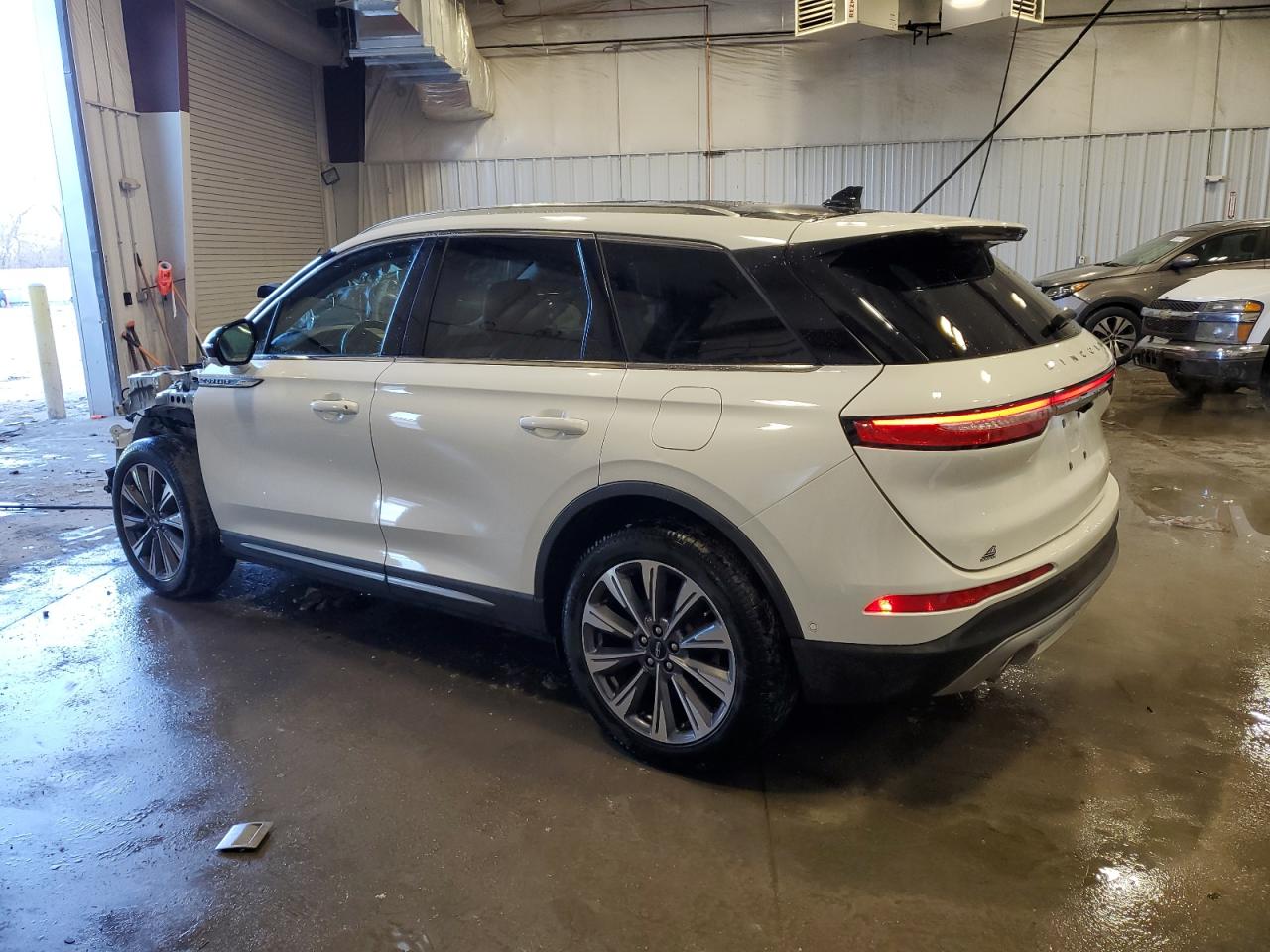 2020 Lincoln Corsair VIN 5LMCJ2DH6LUL16904 Copart auction photo, front end damage thumbnail 2