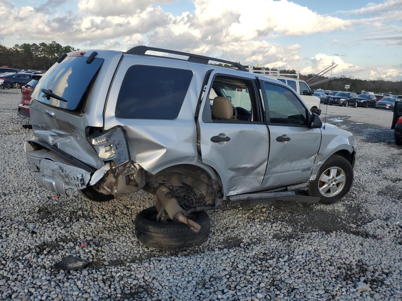 2008 Ford Escape VIN 1FMCU03Z18KD77573 Copart auction photo, rear end / side damage thumbnail 3