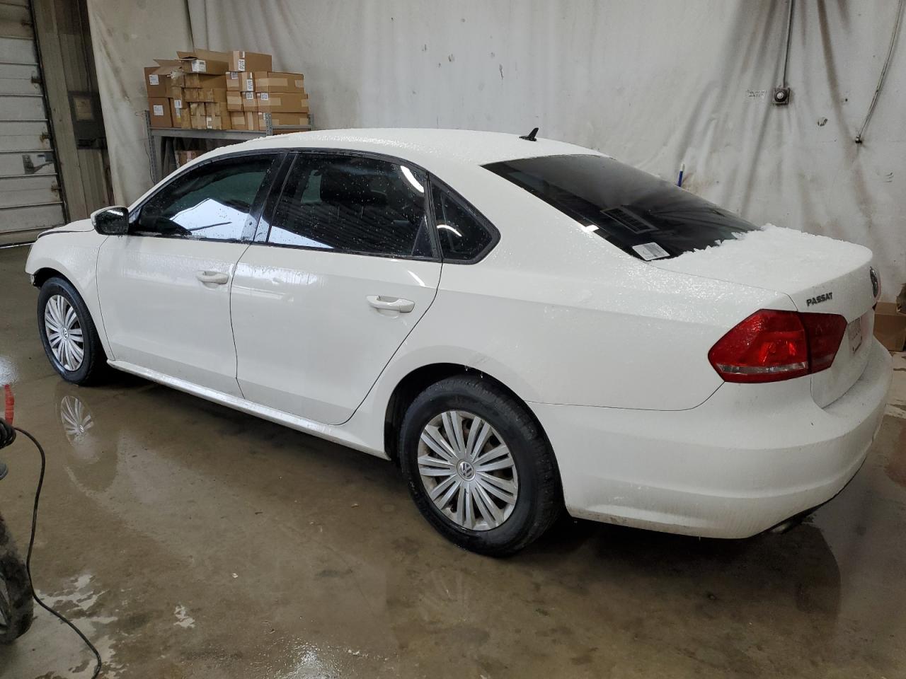 2015 Volkswagen Passat VIN 1VWAT7A37FC072962 Copart auction photo, front end / side damage thumbnail 2