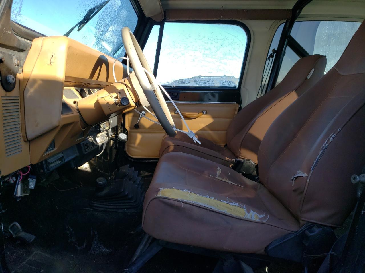 1987 Jeep Wrangler VIN 2BCHL81J8HB517607 Copart auction photo, all over damage thumbnail 11