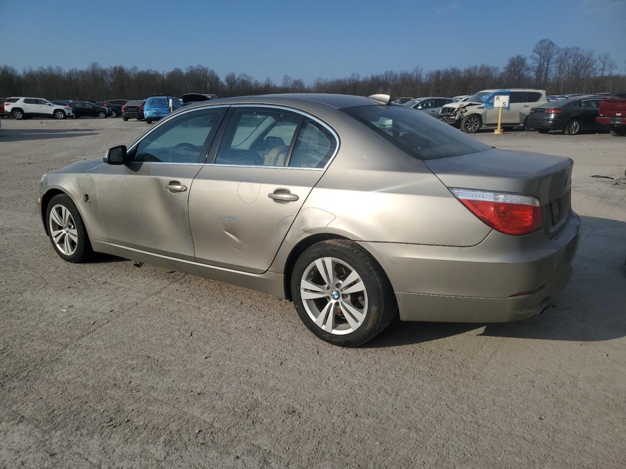 2010 BMW 5er VIN WBANV1C54AC389081 Copart auction photo, all over damage thumbnail 2