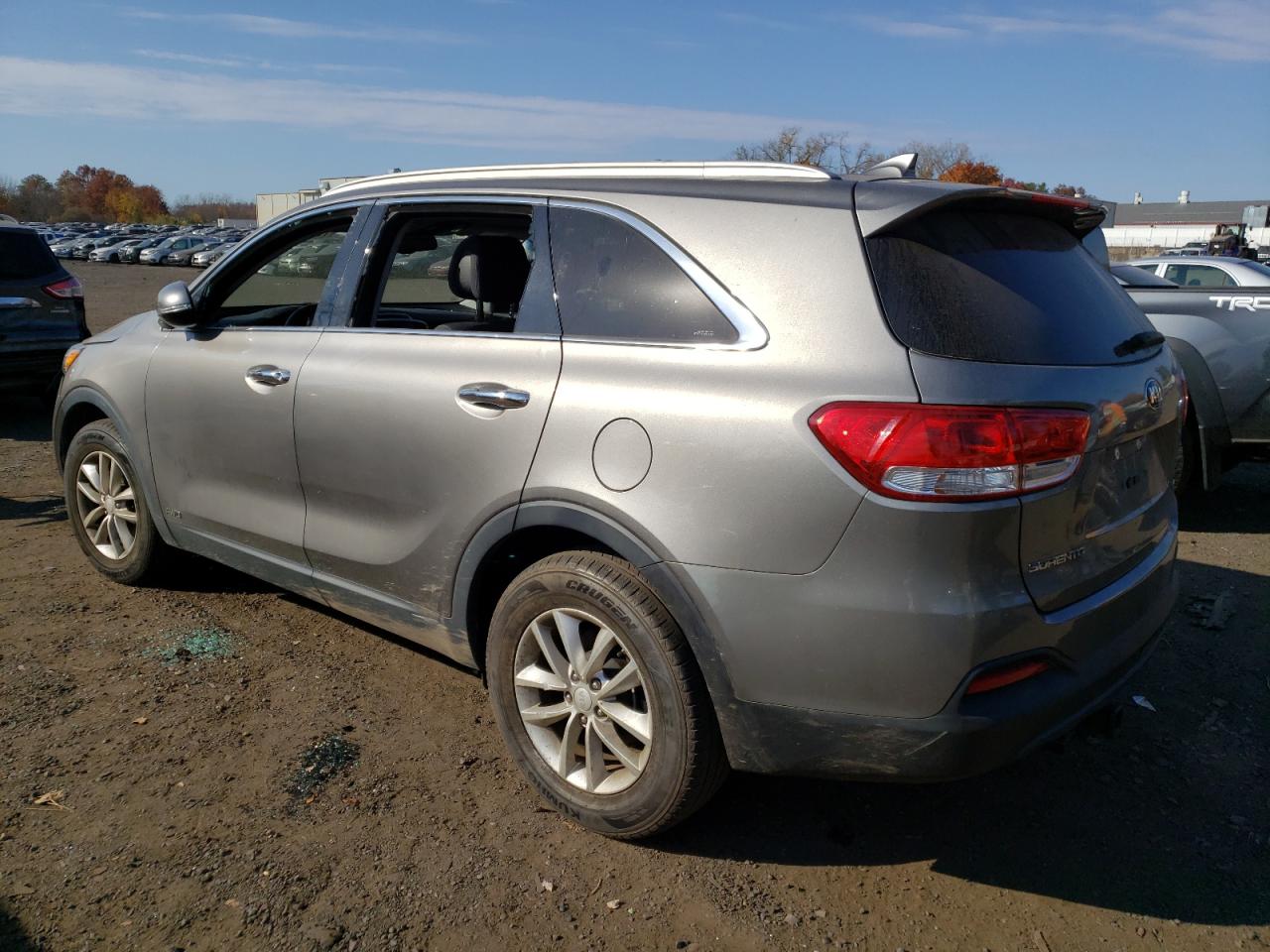 2016 KIA Sorento VIN 5XYPGDA38GG179368 Copart auction photo, vandalism damage thumbnail 2