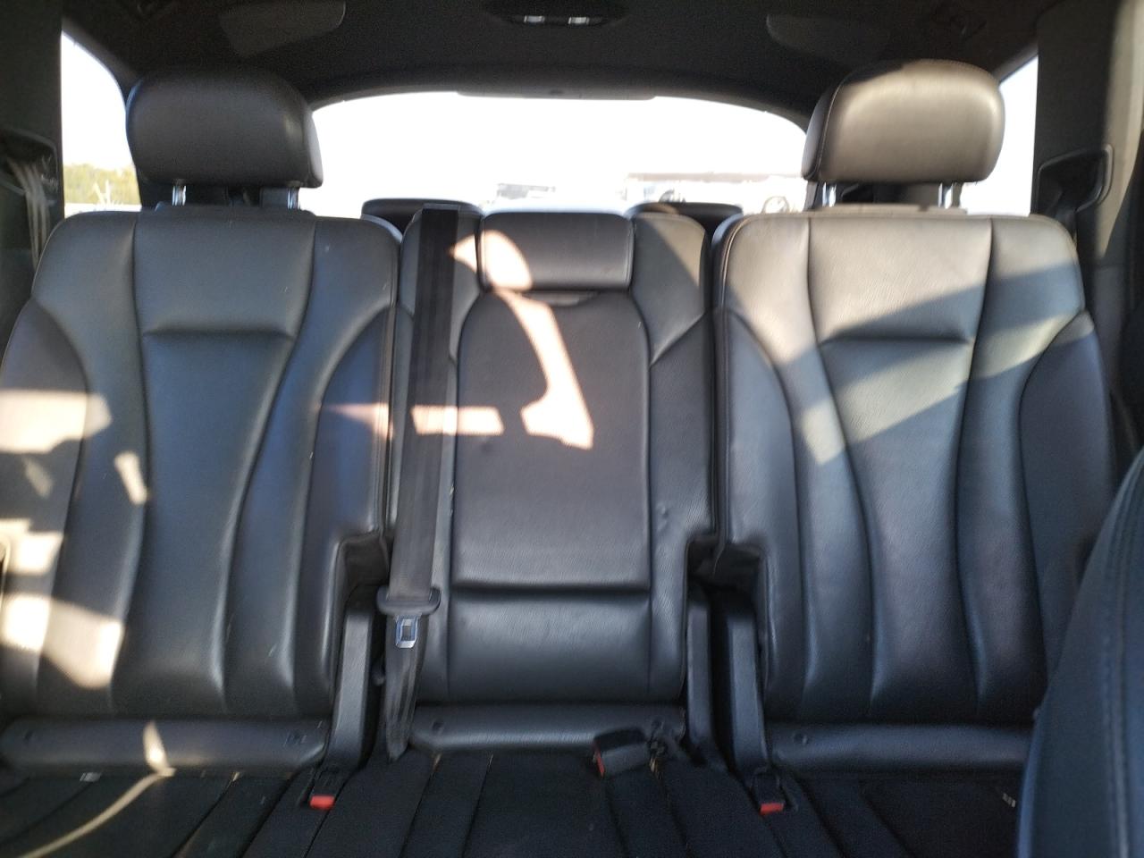 2018 Audi Q7 VIN WA1LAAF70JD016188 Copart auction photo, minor dent/scratches damage thumbnail 10