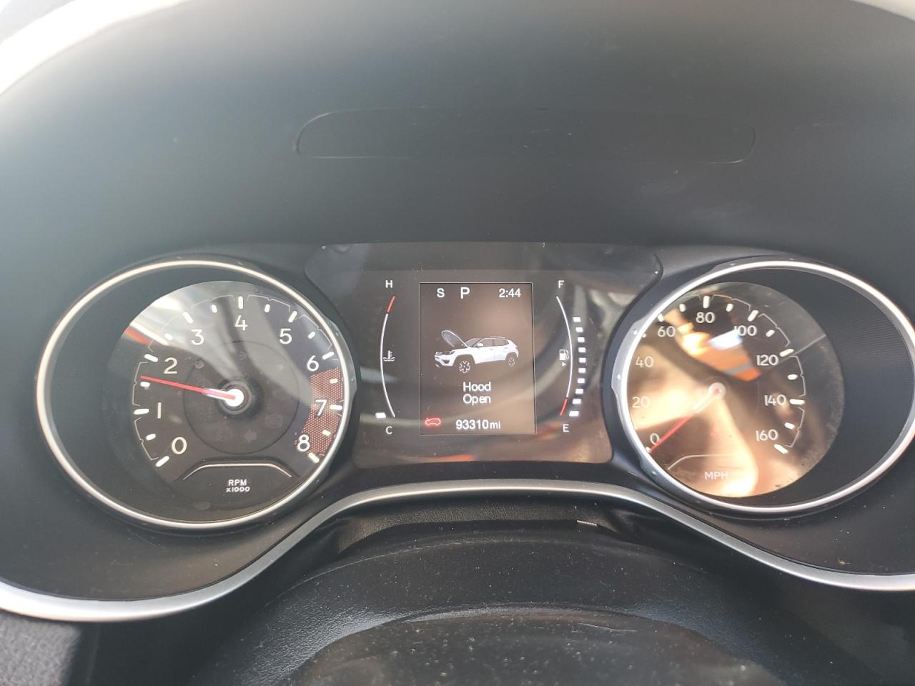 2020 Jeep Compass VIN 3C4NJDBB1LT117070 Copart auction photo, front end / minor dent/scratches damage thumbnail 9