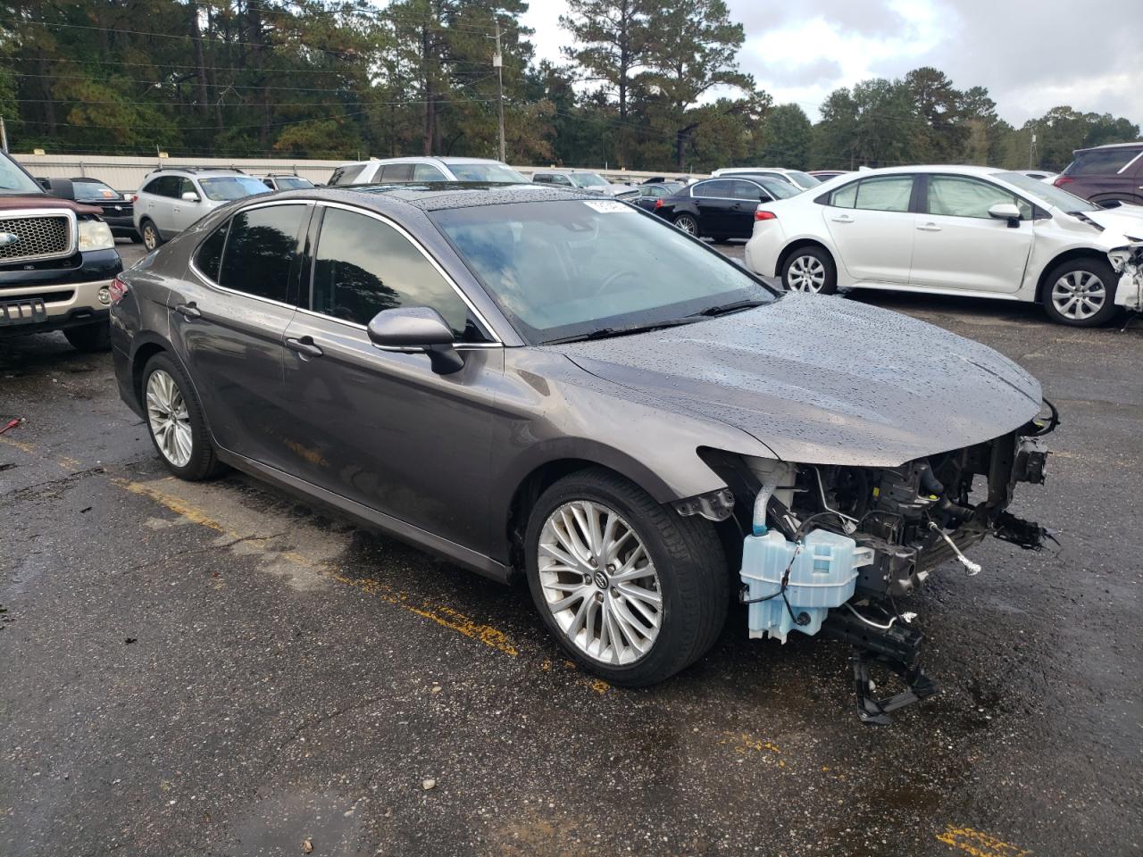 2018 Toyota Camry VIN 4T1B11HK3JU080109 Copart auction photo, front end damage thumbnail 4