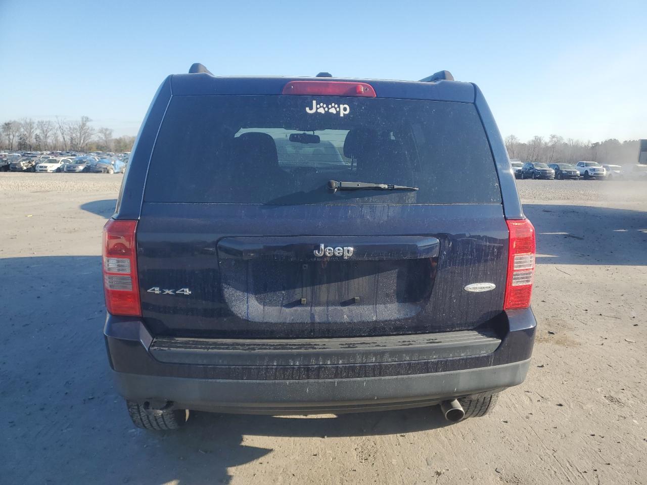 2012 Jeep Liberty (Patriot) VIN 1C4NJRFBXCD672175 Copart auction photo, minor dent/scratches damage thumbnail 6