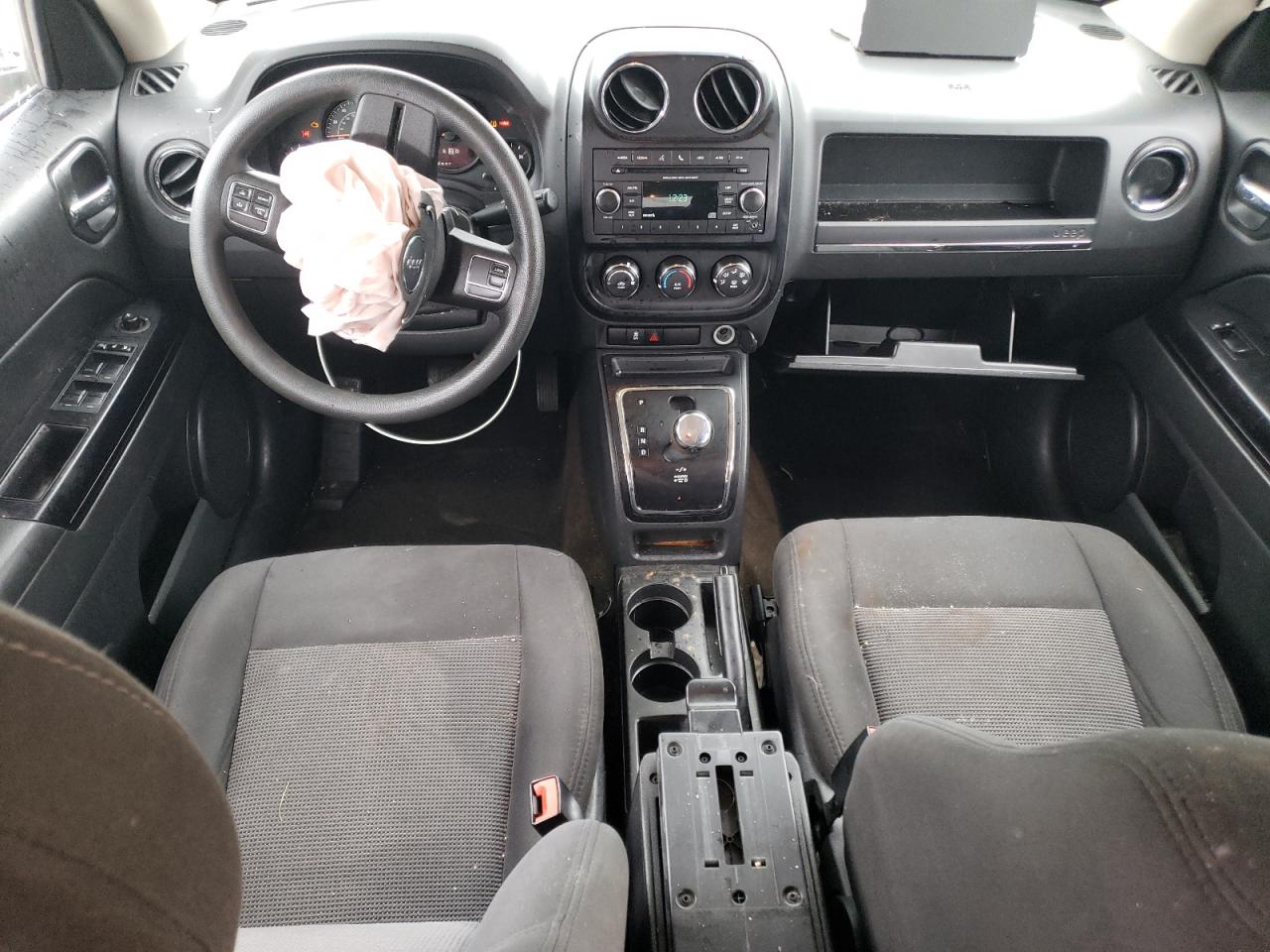 2016 Jeep Liberty (Patriot) VIN 1C4NJRBB7GD549560 Copart auction photo, front end / minor dent/scratches damage thumbnail 8