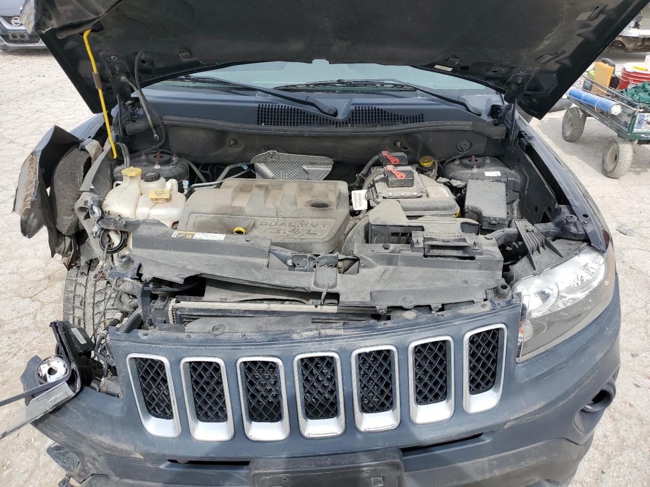 2016 Jeep Compass VIN 1C4NJDBB4GD780046 Copart auction photo, front end / minor dent/scratches damage thumbnail 13