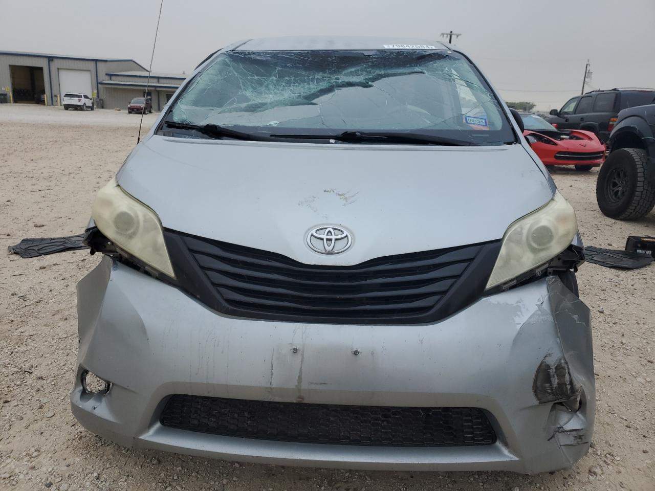 2013 Toyota Sienna VIN 5TDZK3DC5DS369785 Copart auction photo, front end damage thumbnail 5