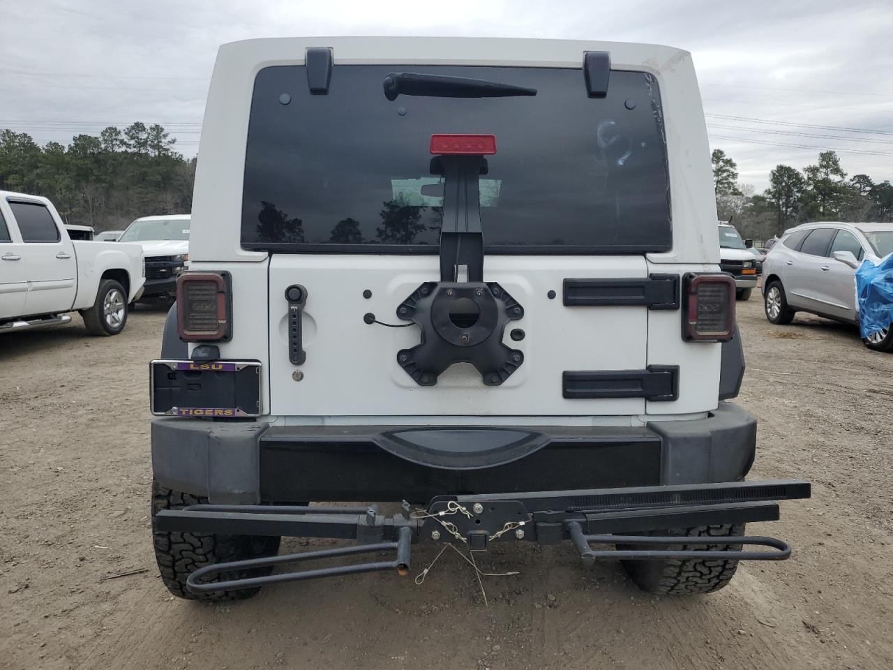 2015 Jeep Wrangler VIN 1C4HJWEG3FL745924 Copart auction photo, normal wear / minor dent/scratches damage thumbnail 6