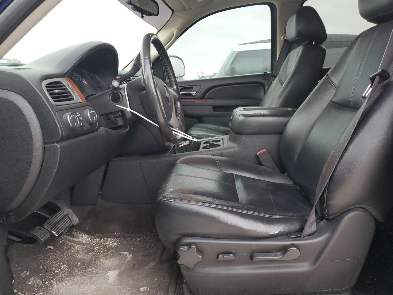 2012 Chevrolet Suburban VIN 1GNSKJE79CR194257 Copart auction photo, water/flood damage thumbnail 7