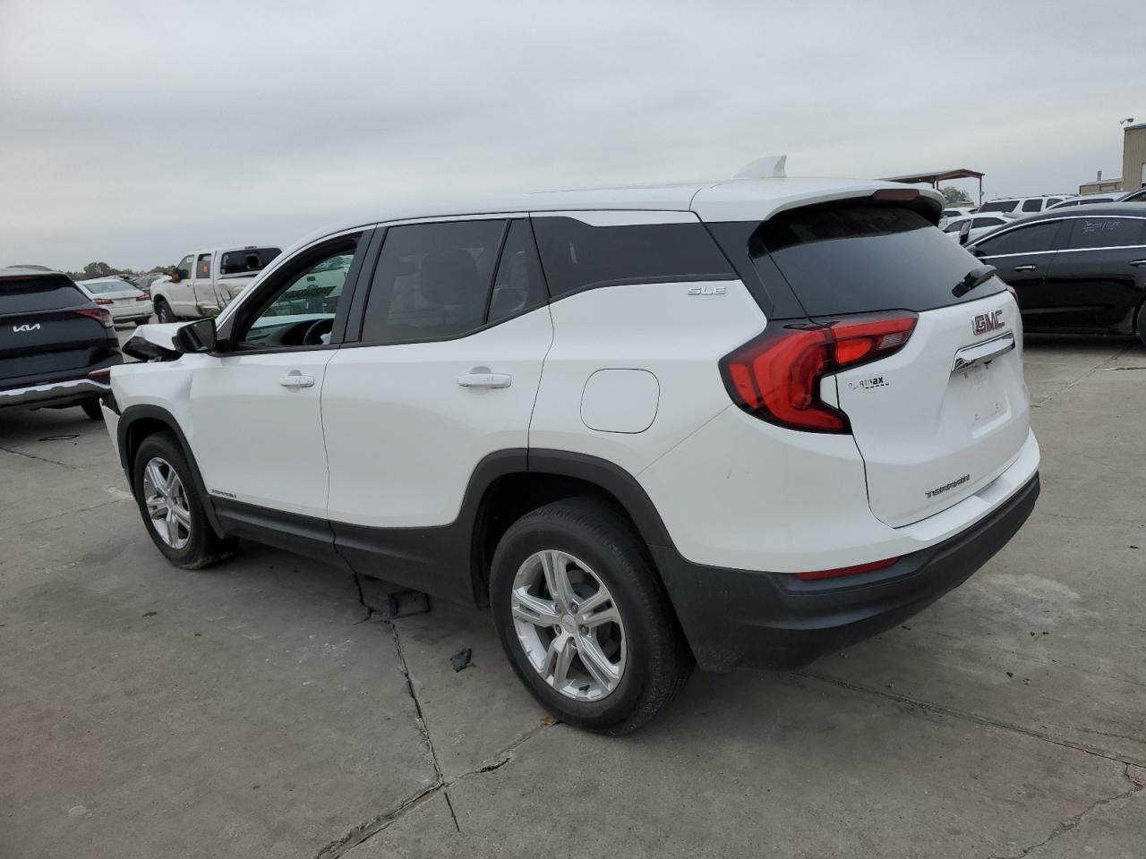 2019 GMC Terrain VIN 3GKALMEV0KL148215 Copart auction photo, front end damage thumbnail 2