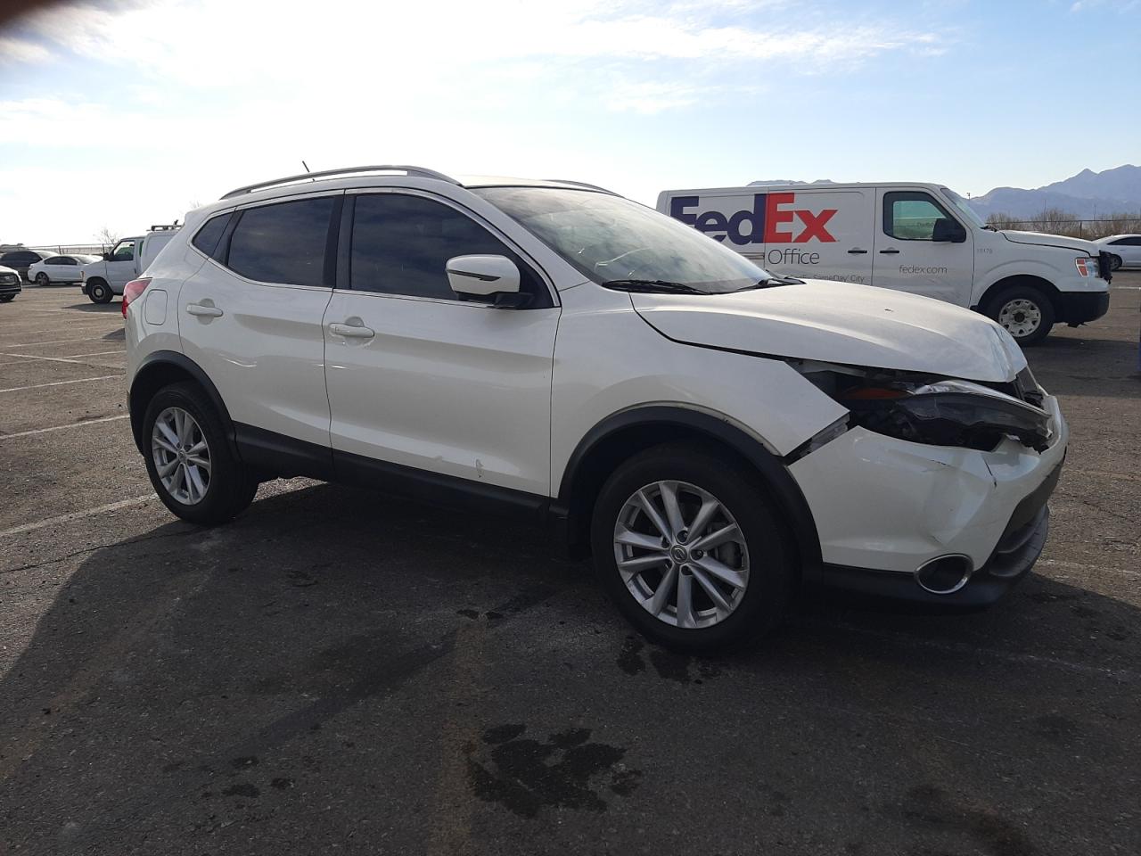 2018 Nissan Rogue VIN JN1BJ1CPXJW105425 Copart auction photo, front end damage thumbnail 4