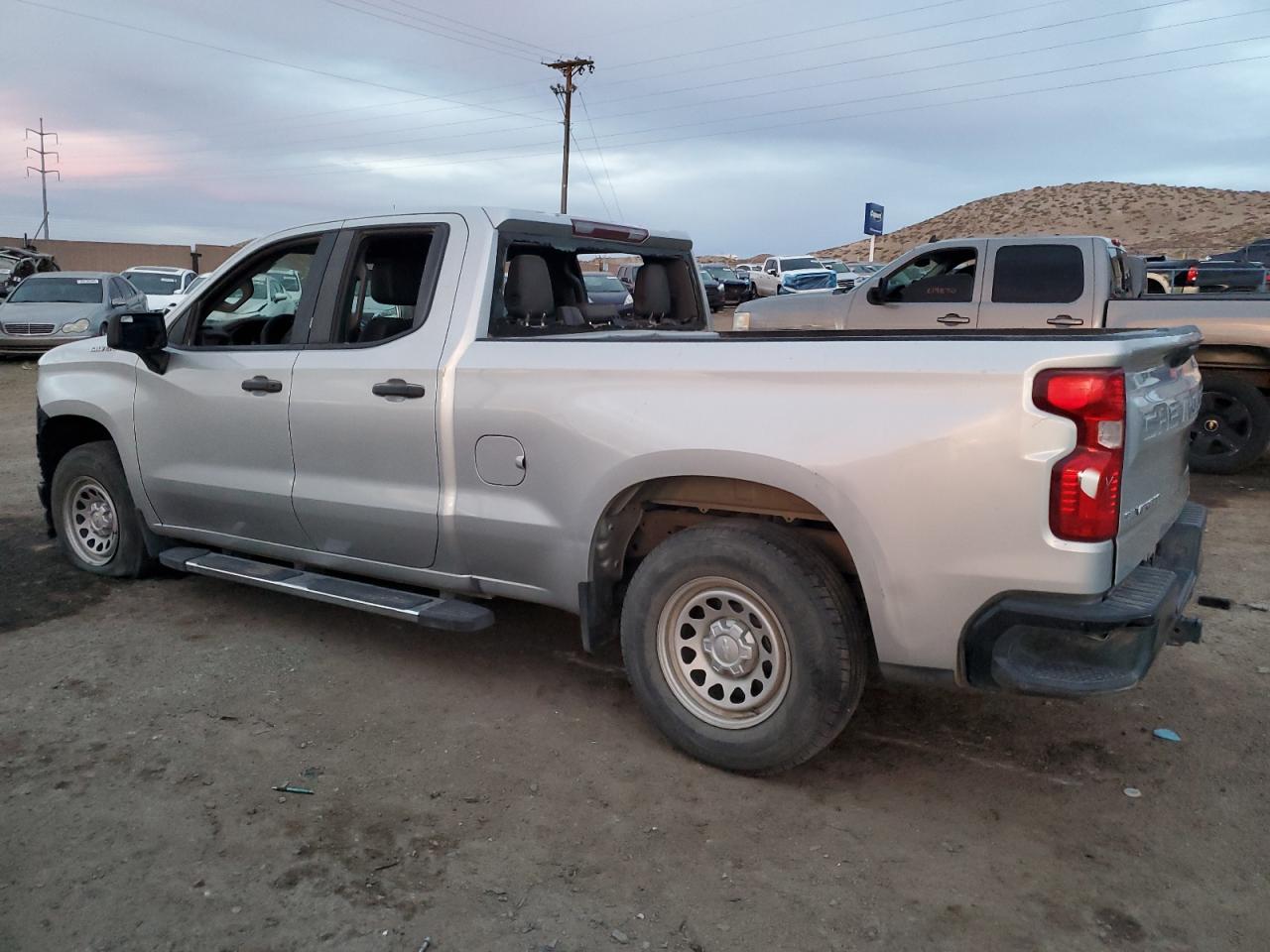 2020 Chevrolet Silverado VIN 0GCRWAEHXLZ207912 Copart auction photo, vandalism / all over damage thumbnail 2
