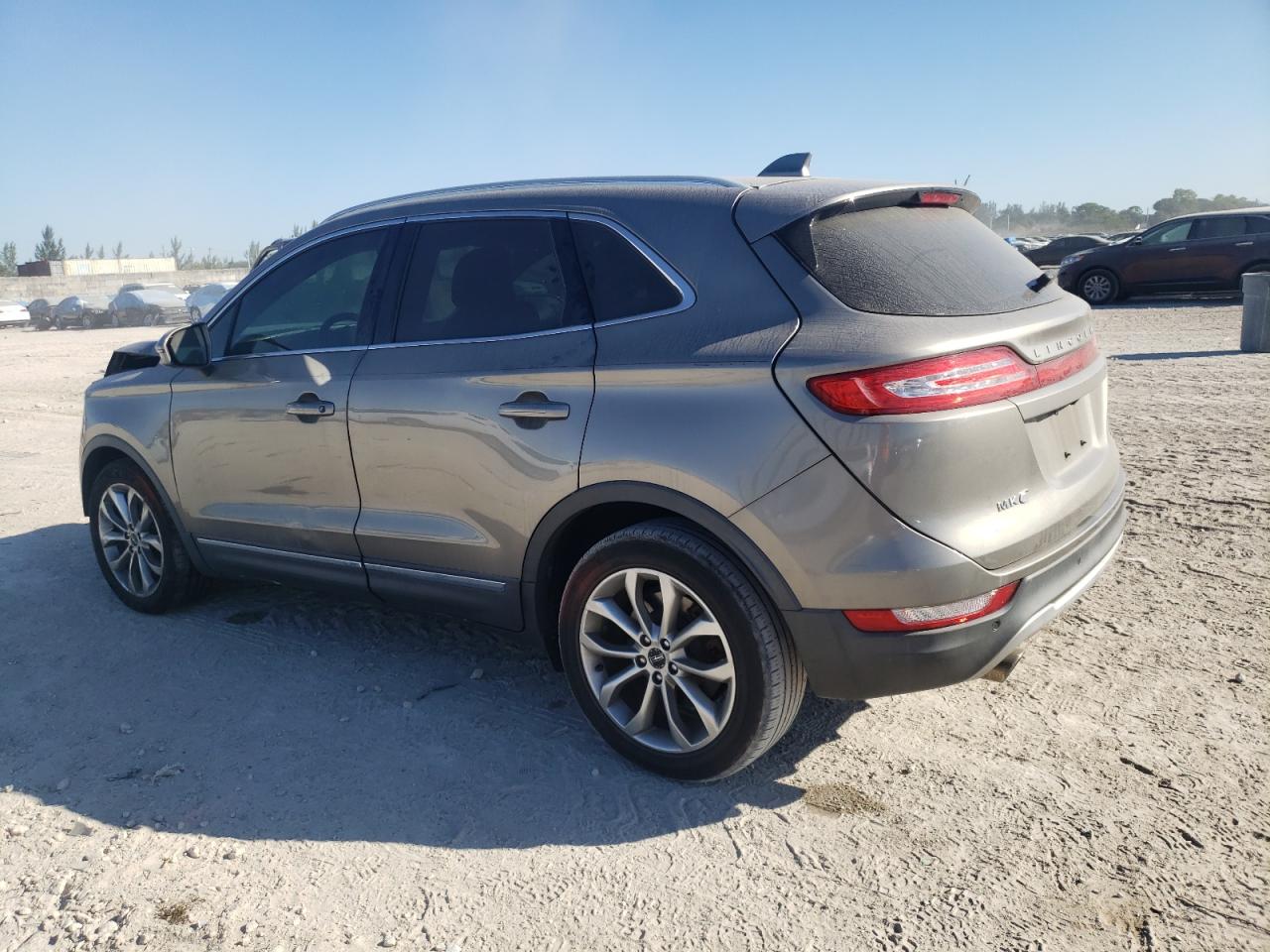 2017 Lincoln MKC VIN 5LMCJ2C91HUL57894 Copart auction photo, front end / minor dent/scratches damage thumbnail 2