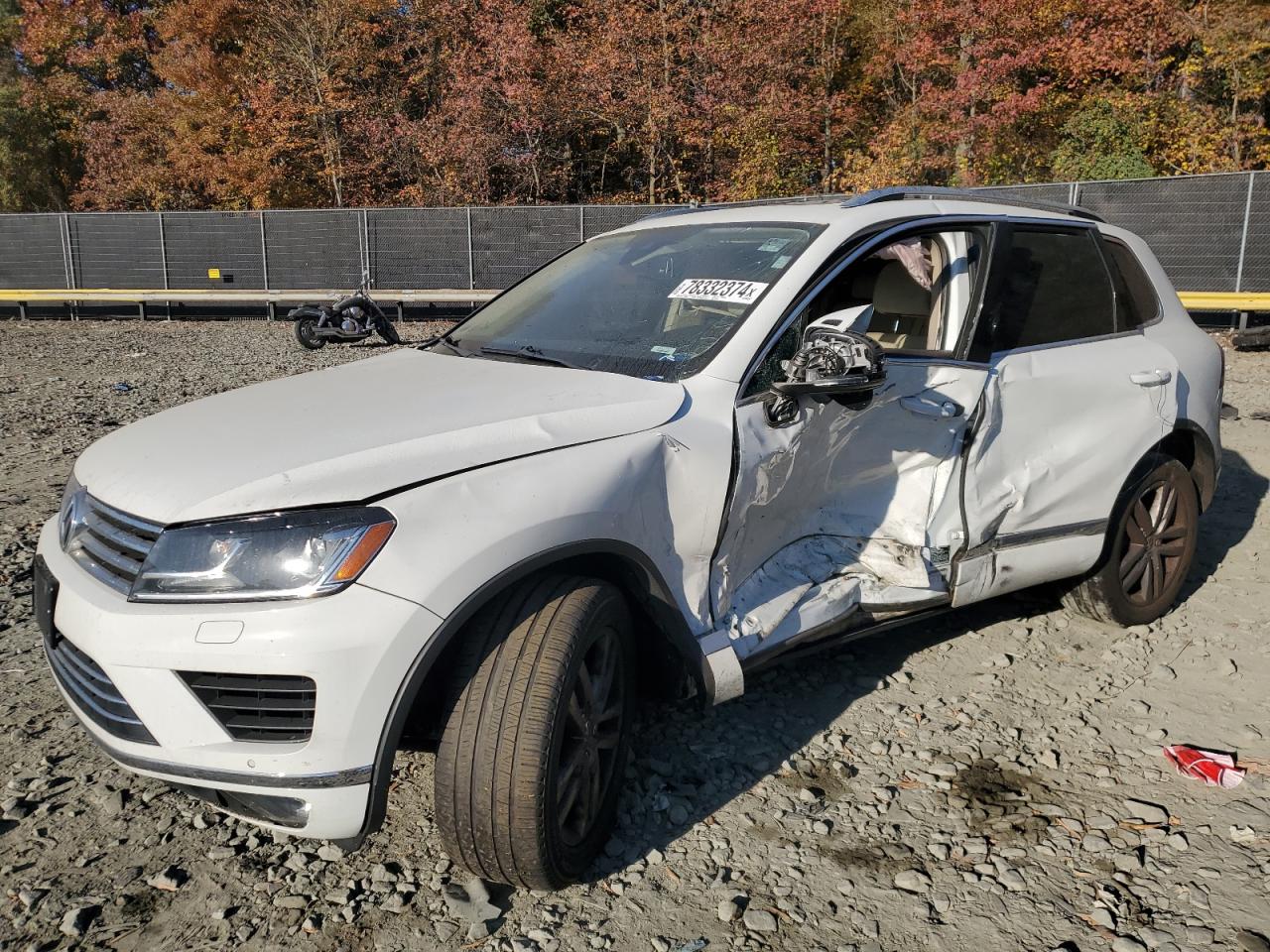 2019 Volkswagen Touareg VIN WVGEF9BP0GD006446