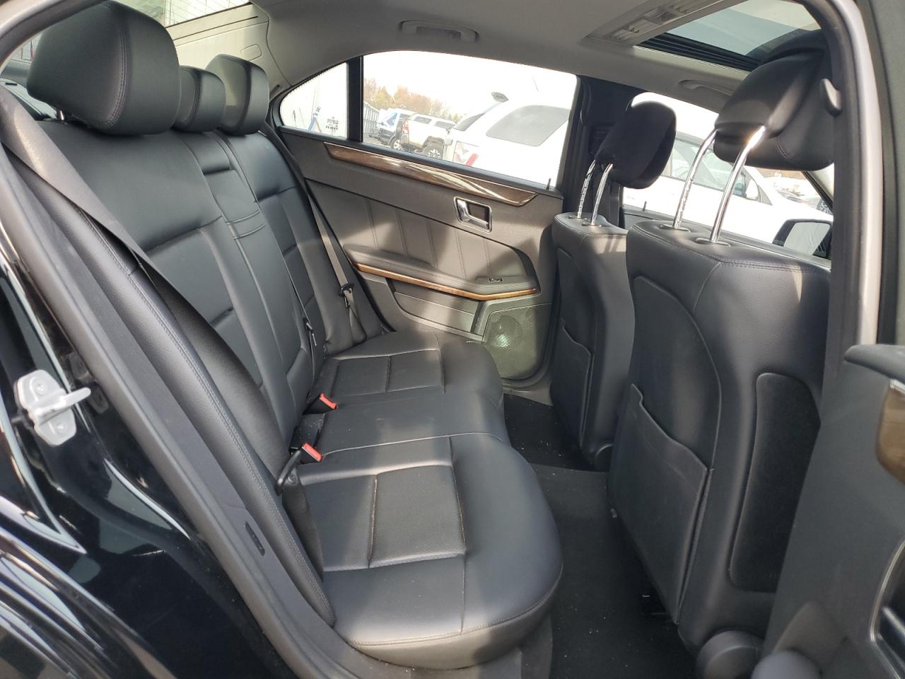 2010 Mercedes-Benz E-klasse VIN WDDHF5GB5AA048102 Copart auction photo, undercarriage / side damage thumbnail 10