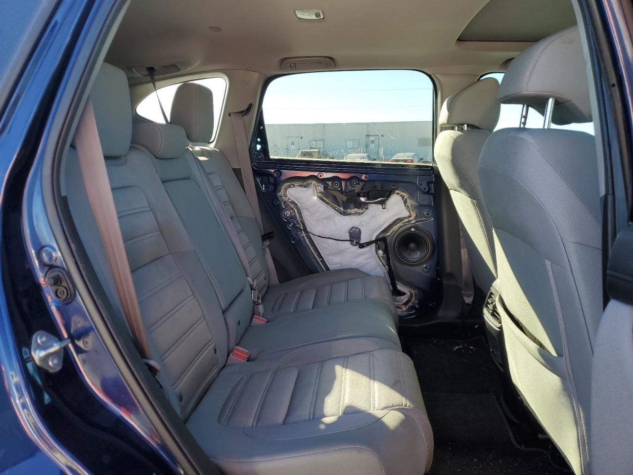 2018 Honda CR-V VIN 5J6RW1H5XJA004669 Copart auction photo, side / front end damage thumbnail 11