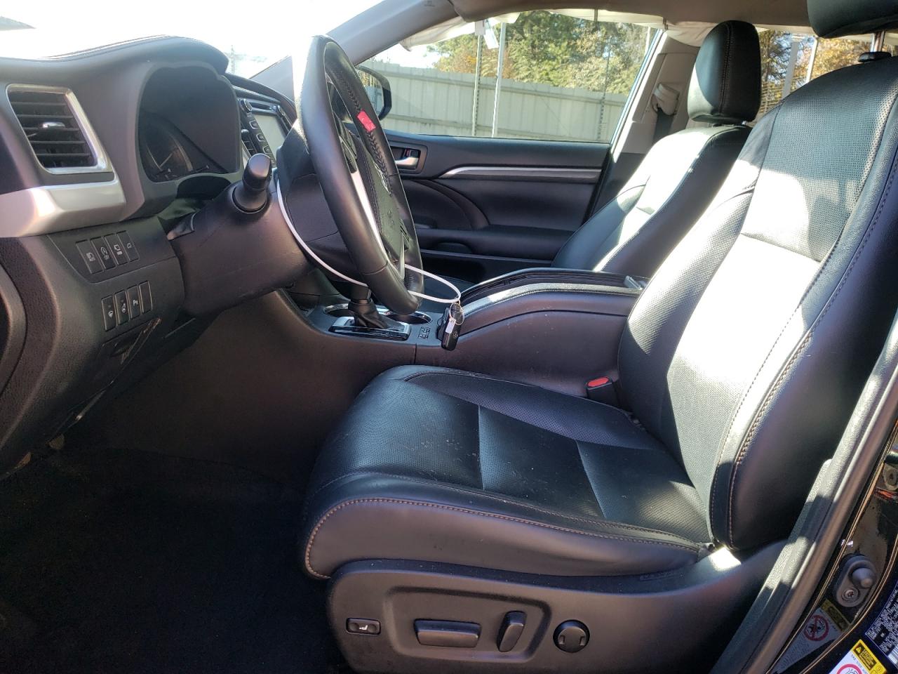 2019 Toyota Highlander VIN 5TDDZRFH1KS703325 Copart auction photo, rear end damage thumbnail 7