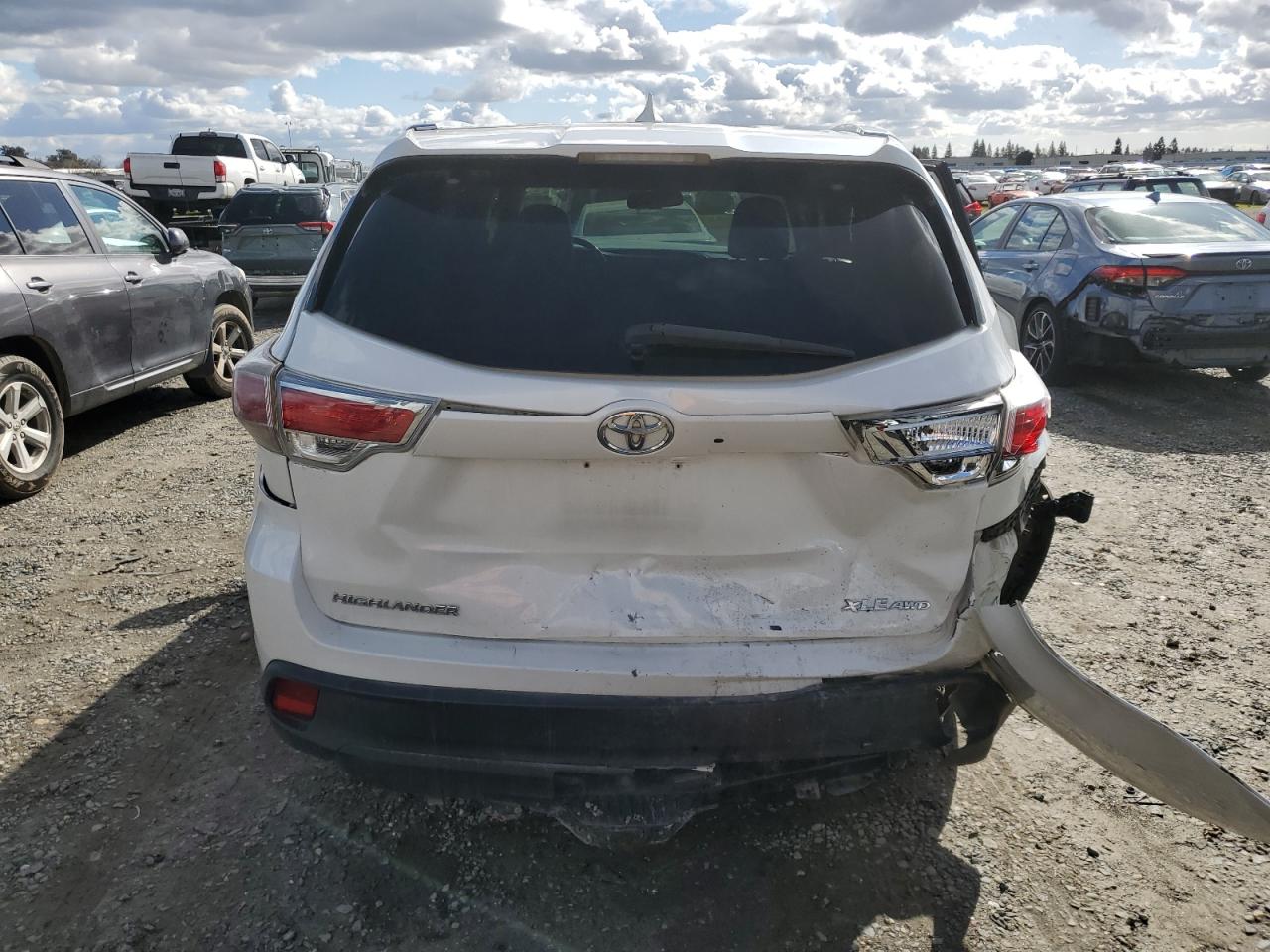 2016 Toyota Highlander VIN 5TDJKRFH8GS305415 Copart auction photo, rear end / front end damage thumbnail 6