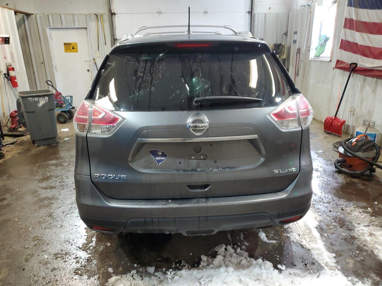 2016 Nissan Rogue VIN 5N1AT2MV4GC787049 Copart auction photo, front end / minor dent/scratches damage thumbnail 6