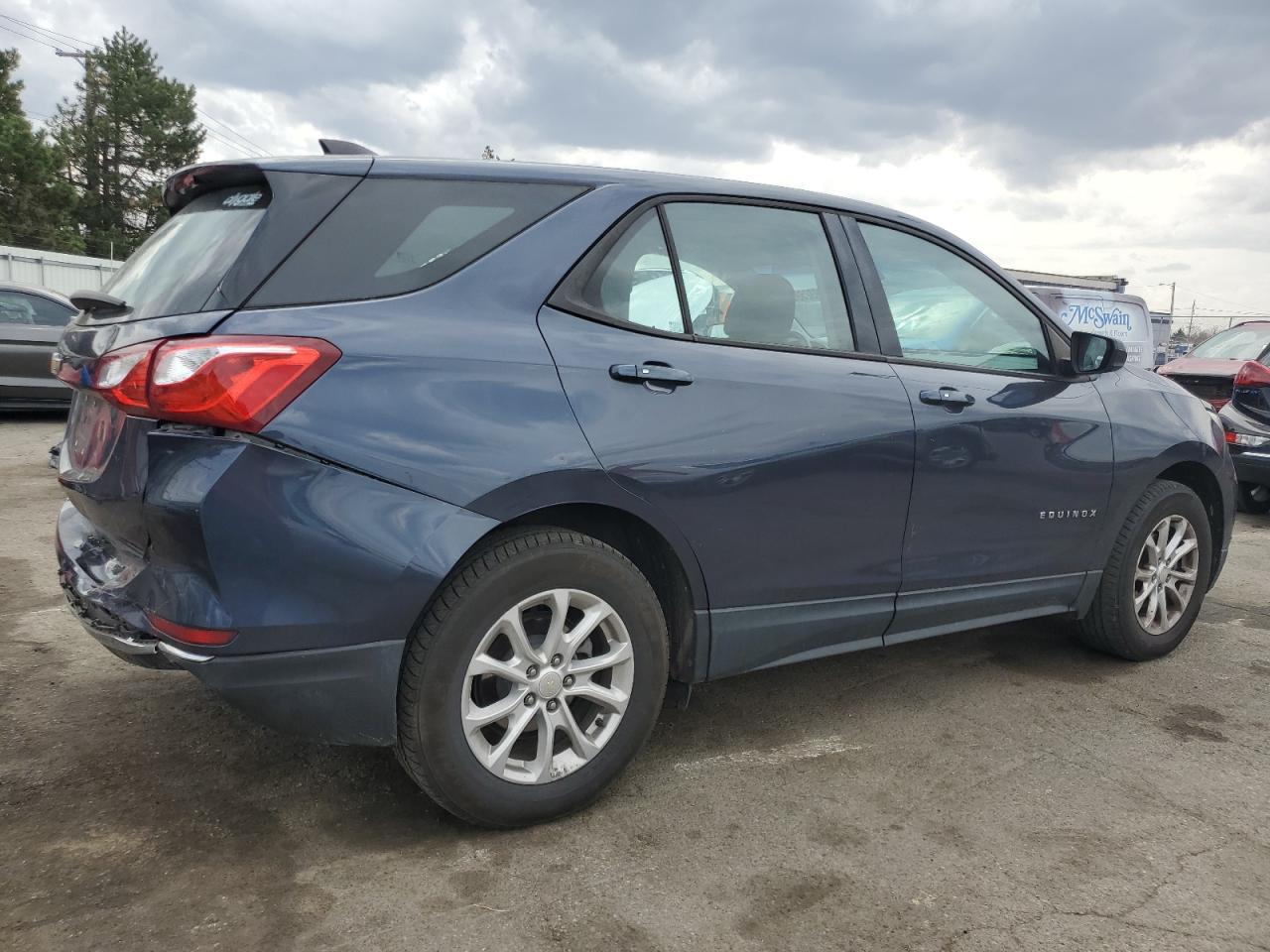 2018 Chevrolet Equinox VIN 3GNAXHEV0JS538122 Copart auction photo, rear end damage thumbnail 3