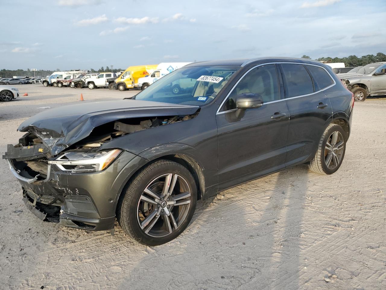 2018 Volvo XC60 VIN LYV102RK0JB106389