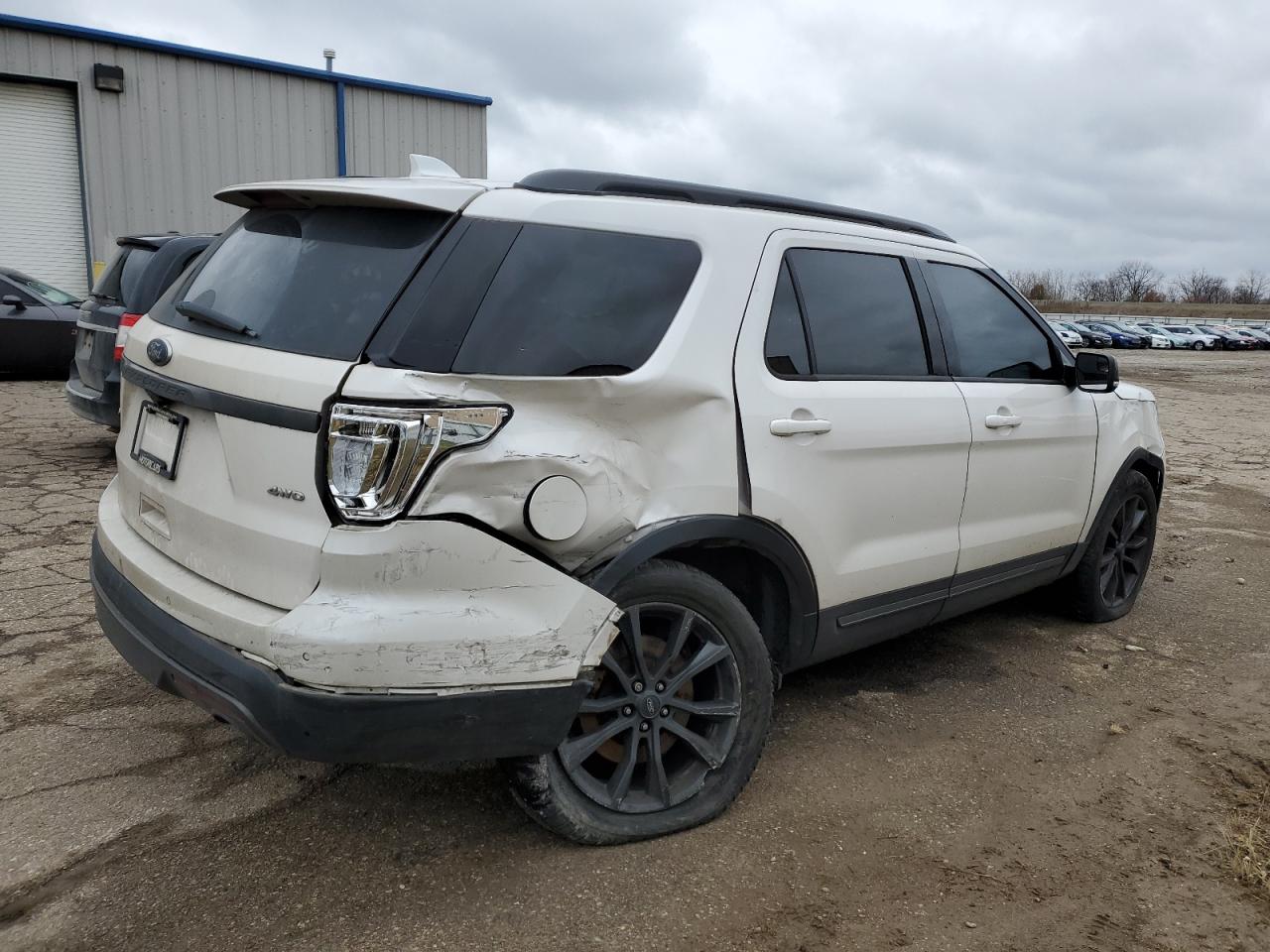 2017 Ford Explorer VIN 1FM5K8D86HGA04955 Copart auction photo, side / front end damage thumbnail 3