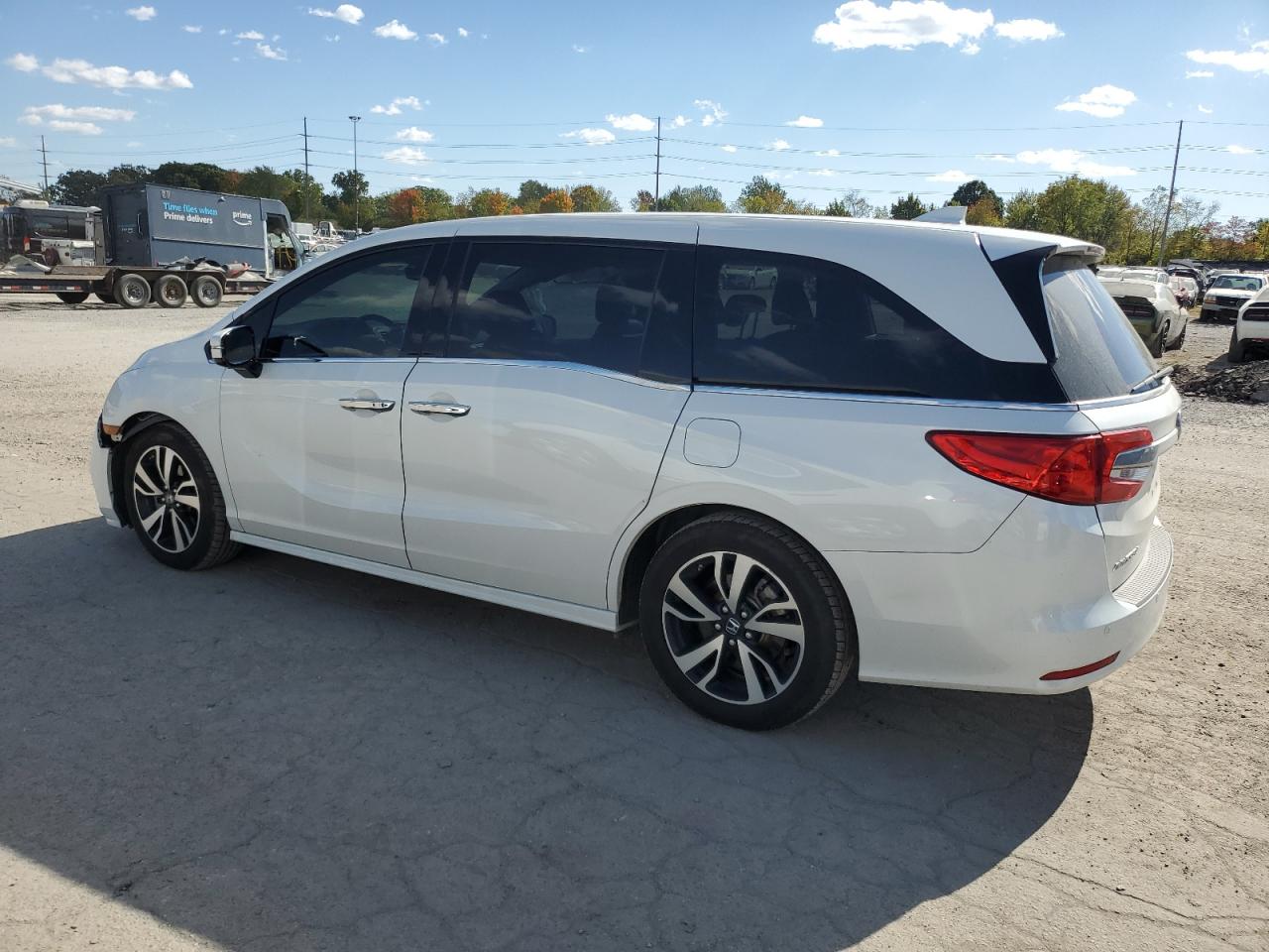 2020 Honda Odyssey VIN 5FNRL6H91LB069998 Copart auction photo, front end / minor dent/scratches damage thumbnail 2