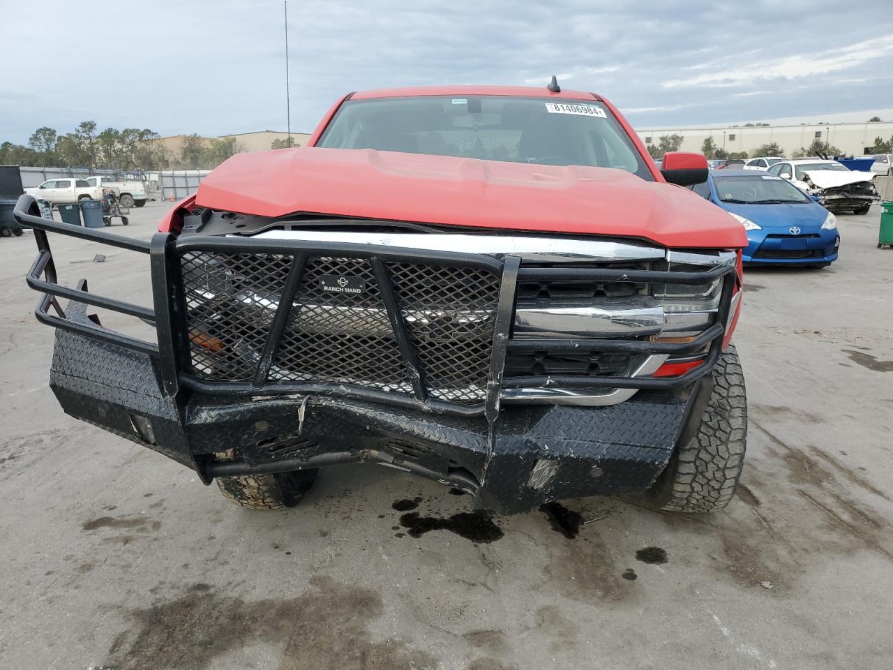 2017 Chevrolet Silverado VIN 3GCUKREC3HG446377 Copart auction photo, front end / side damage thumbnail 5